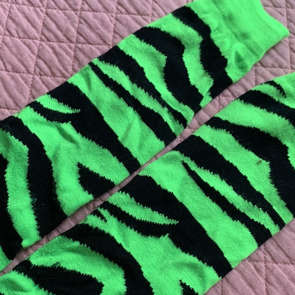 chrissy's socks / Green Zebra Print knee-highs Socks - Women's 7-11 - NEW - Picture 3 of 7